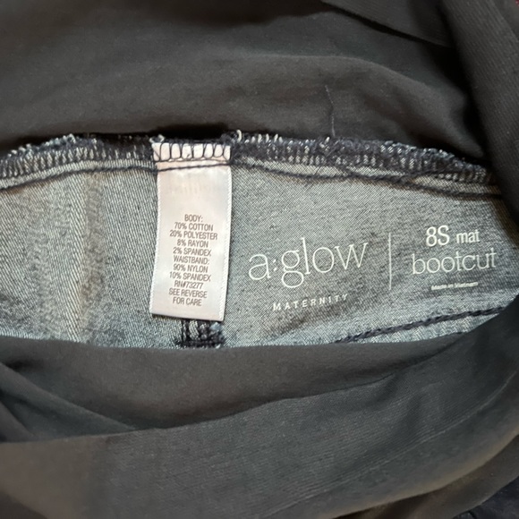 HOST PICK❤️Maternity Comfy, Bootcut Jeans guaranteed to stay put over belly❣️ - Picture 9 of 13